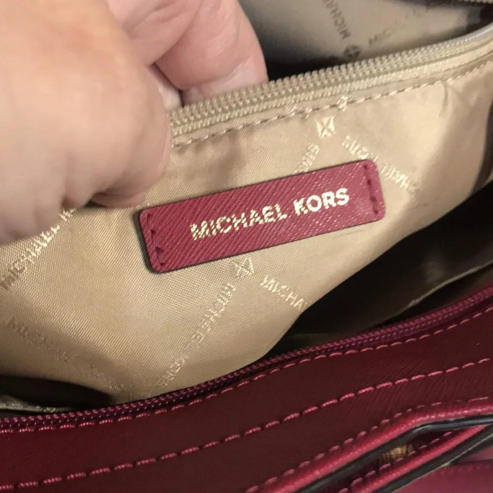 Michael Kors Jet Set Travel Large Chain Berry Color Shoulder Tote
